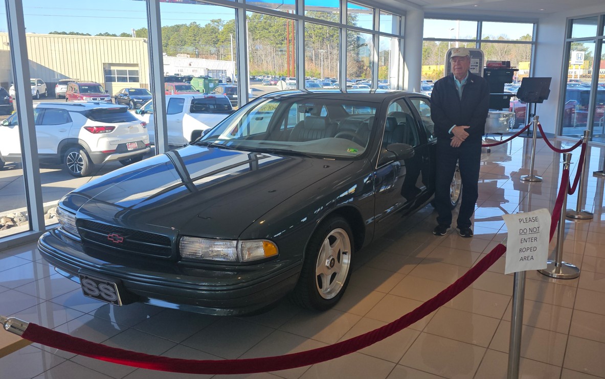 1996-DGGM-in-showroom